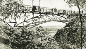 Парковый мостик. Фото 1950-х гг.