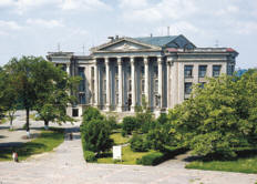 Национальный музей истории Украины. 1936-1937. Архитектор И.Каракис
